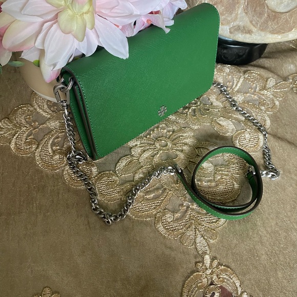 Tory Burch green wallet crossbody - Picture 5 of 9